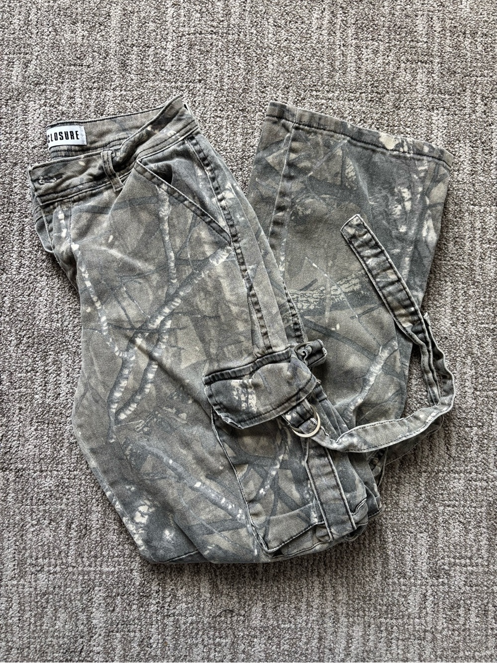 Closure Camo-Print Gray Women’s Jeans